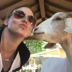 Meet your Posher, Suzanne